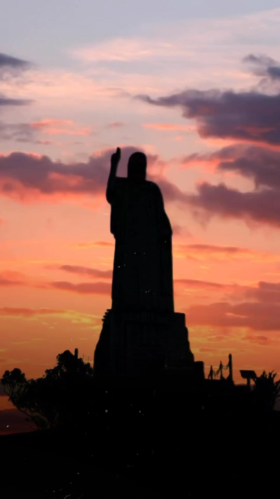 Un atardecer y el cerro San Javier: una postal perfecta — Atardeceres, Tucumán, Argentina